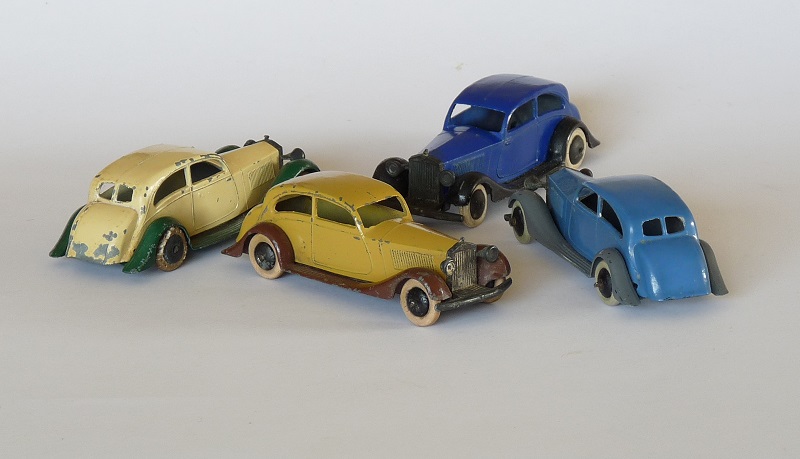 20-25 Dinky-Toys avant-guerre x 4 3 web
