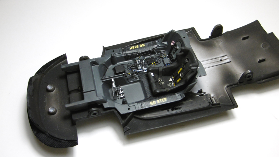 Ford GT - Revell [1/24e] - Page 3 8eXDLb-Ford-GT-interieur1