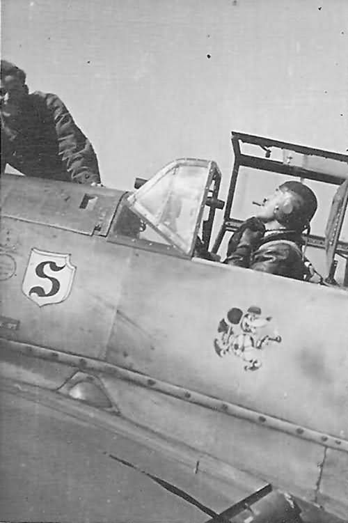Adolf_Galland_in_Bf109