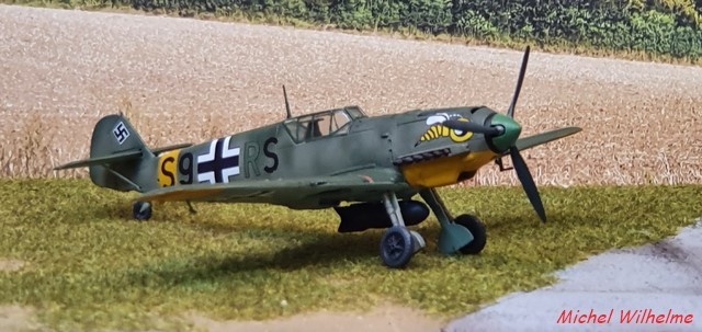 MESSERSCHMITT BF 109 E.7 / B  JABO  AZ MODEL  2106110640505625617458457