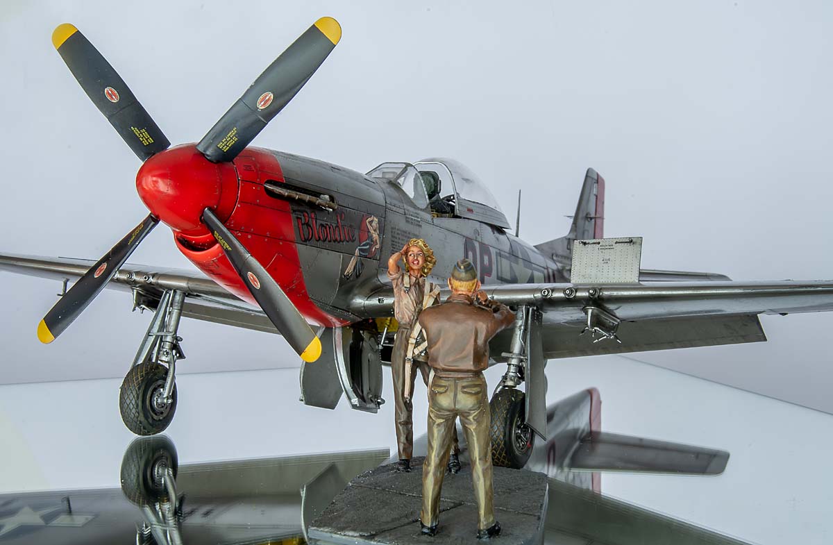 Figurines de pilotes et de mécaniciens ww2 + maquettes d'avions 21062907254214703417477459