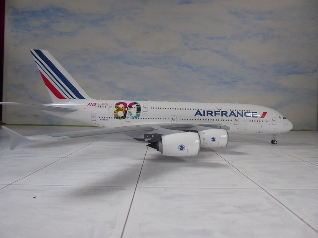 A380 Revell 1/144 Air France He8bMb-Airbus-A380-Air-France-80-ans-3