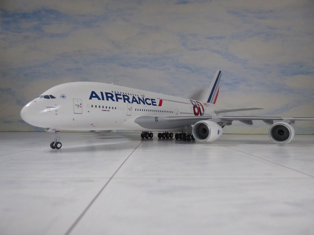 A380 Revell 1/144 Air France Re8bMb-Airbus-A380-Air-France-80-ans-1