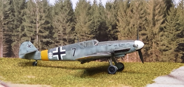 MESSERSCHMITT BF 109 F-4 Russie 1942 (pilote Espagnol).AZ1/72 2107110752035625617489267