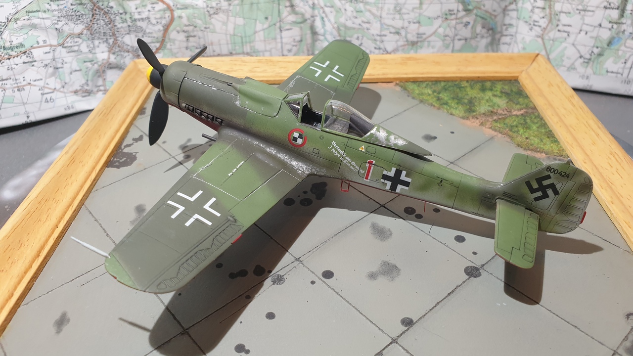 Fw-190D-9 JV44 ACADEMY 21091110073626108117564370