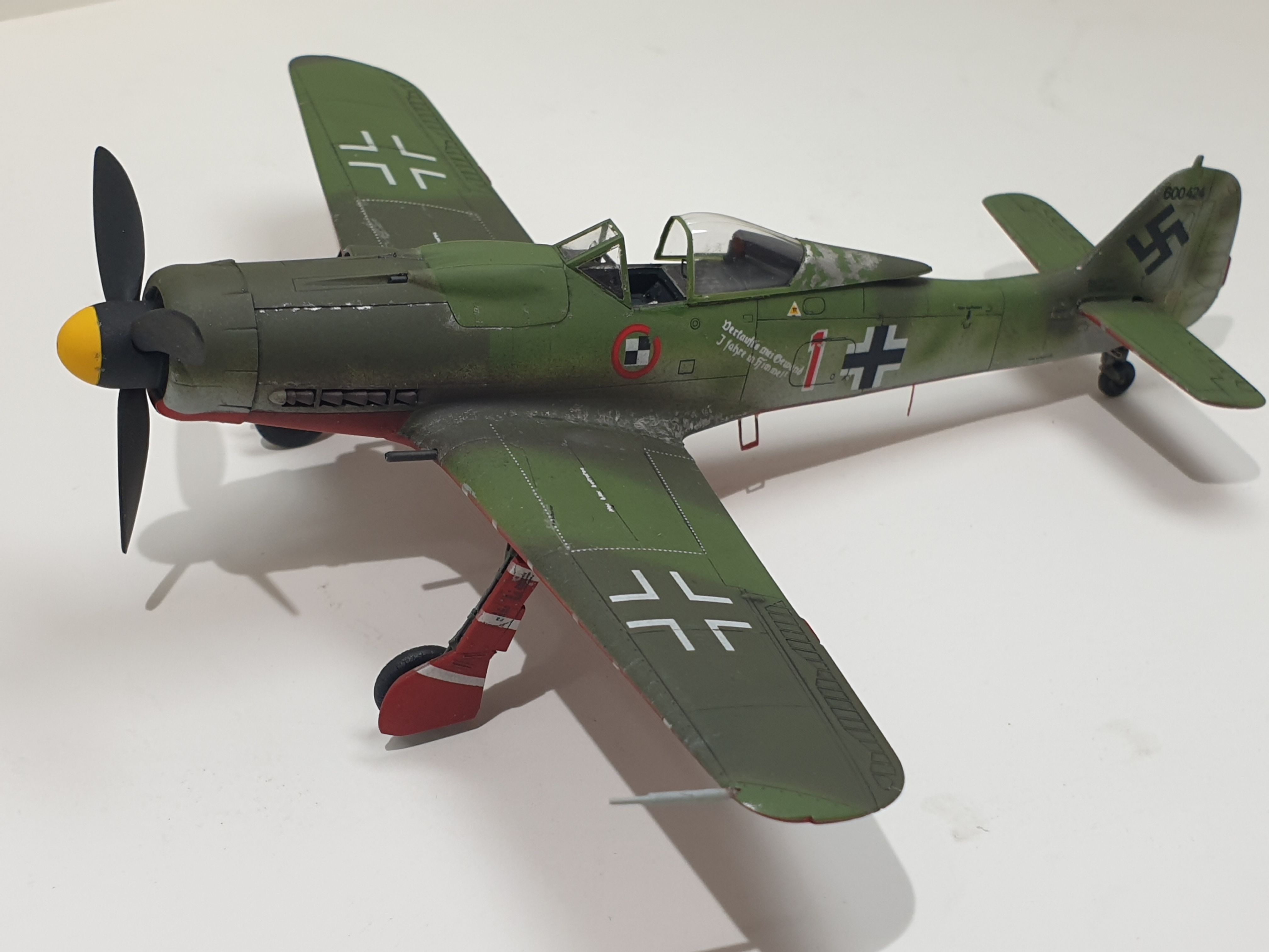 Fw-190D-9 JV44 ACADEMY 21091511041726108117569865