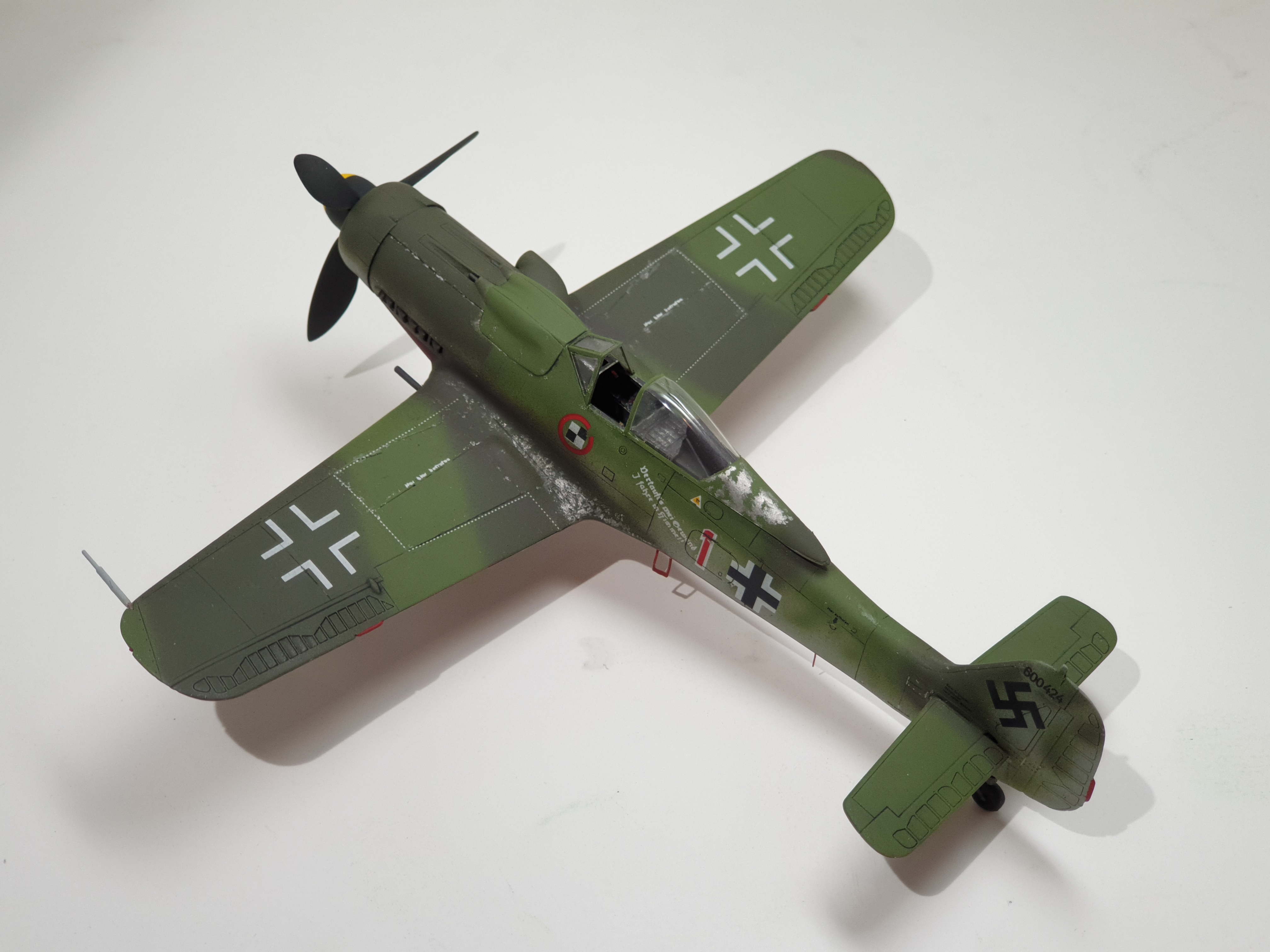 Fw-190D-9 JV44 ACADEMY 21091511042126108117569870