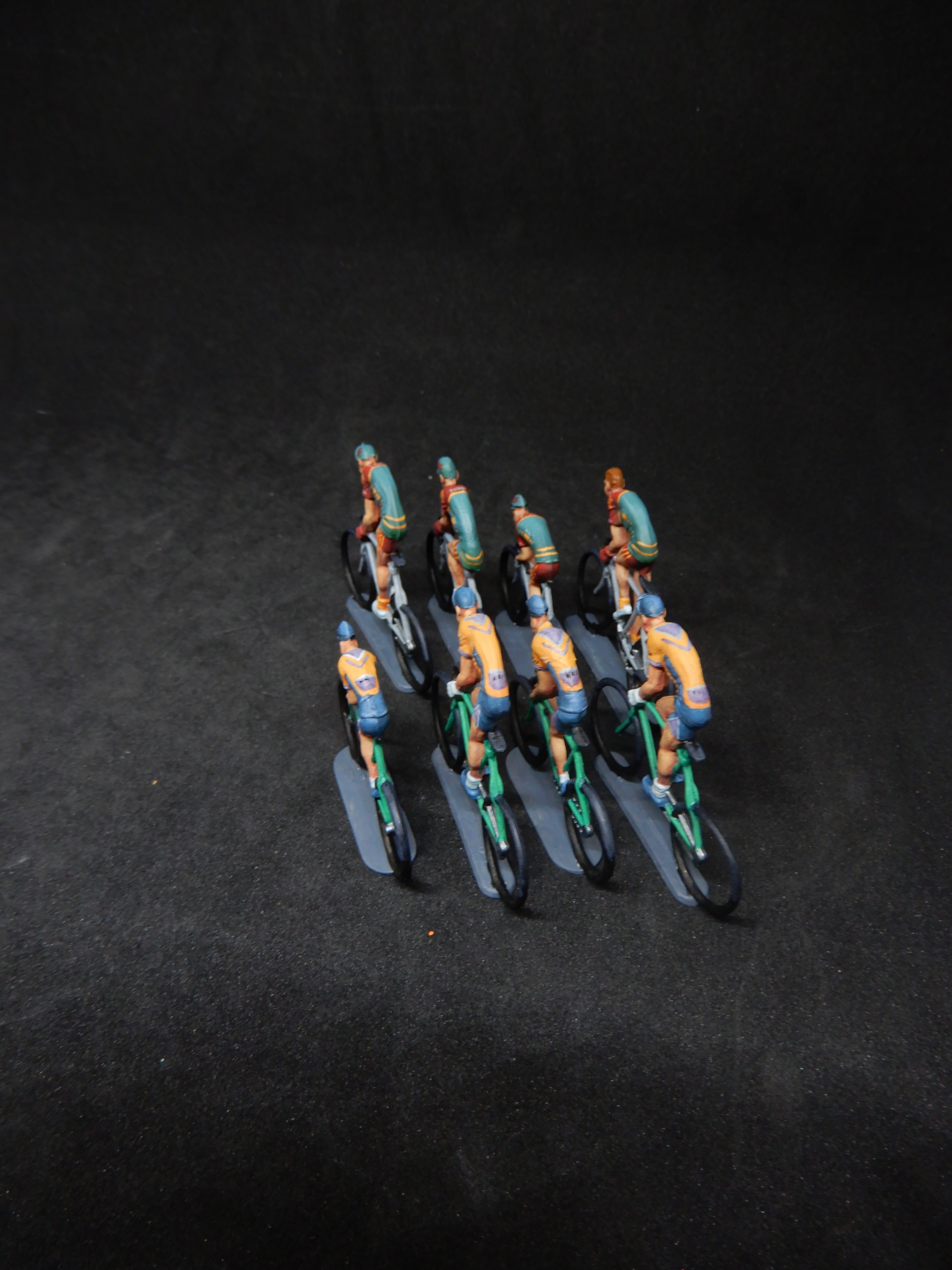 sD4fNb-Cyclistes-Tabletop-8.jpg