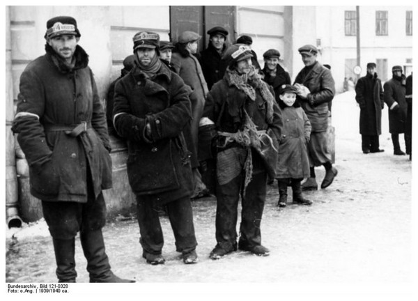 Ghetto de Kielce WIAfNb-juifs-de-kielce-hiver-1939