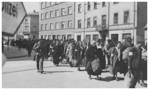 Ghetto de Cracovie WkNfNb-colonne-juifs-captifs-surveiller-par-les-SS
