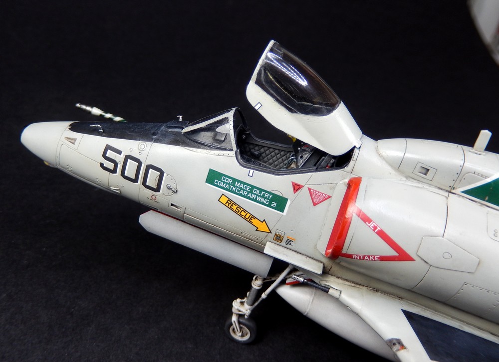 Douglas A-4F Skyhawk - Hasegawa 1/48 22022010465417732317803011