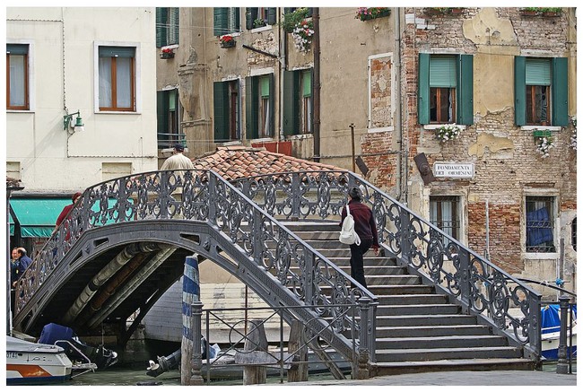 Italie : ghetto de Venise Dk73Nb-pointe-du-gheto-novo