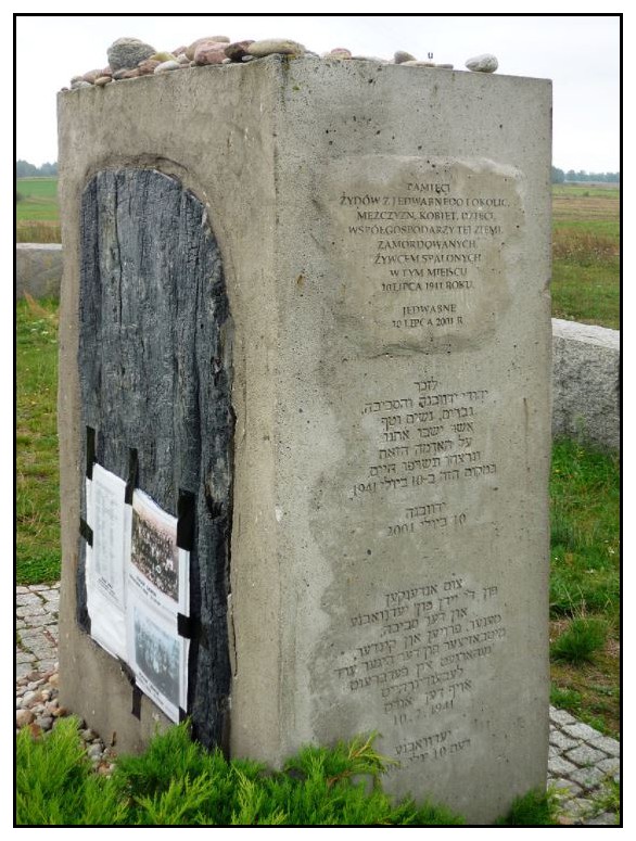 Massacre de Jedwabne  (Pologne) DQr5Nb-MONUMENT-A-JEDWABNE