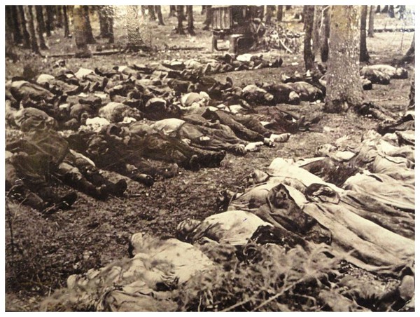 Massacre de Poneriai (Lituanie) XGo5Nb-les-corps-avant-leur-enfuisement