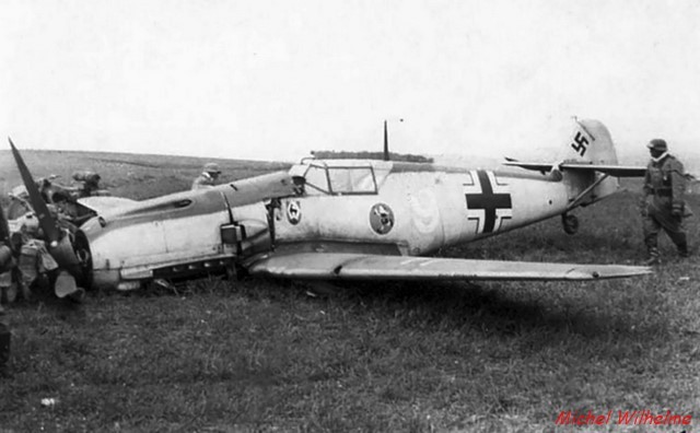 MESSERSCHMITT BF 109 E.1  JG51 France 1940 kit AZmodel 1/72 22033110152626281217849456