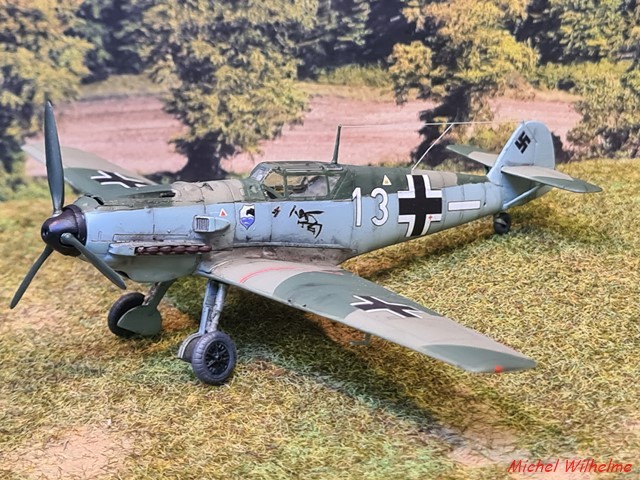 MESSERSCHMITT BF109 E.1 JG77 Helmut HENZ  Norvège  juin 1940  kit az model 1/72 22041102351526281217862544