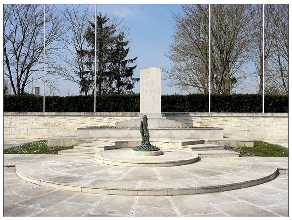 Camp de Royallieu - France KVfFNb-monument-royallieu
