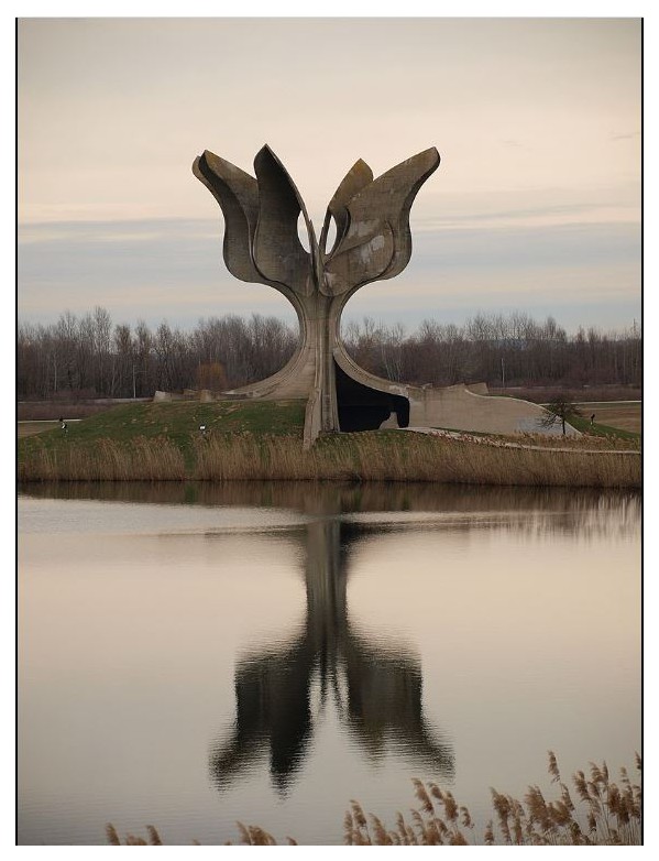 Camp de Jasenovac - Croatie JYfGNb-monument-memorial