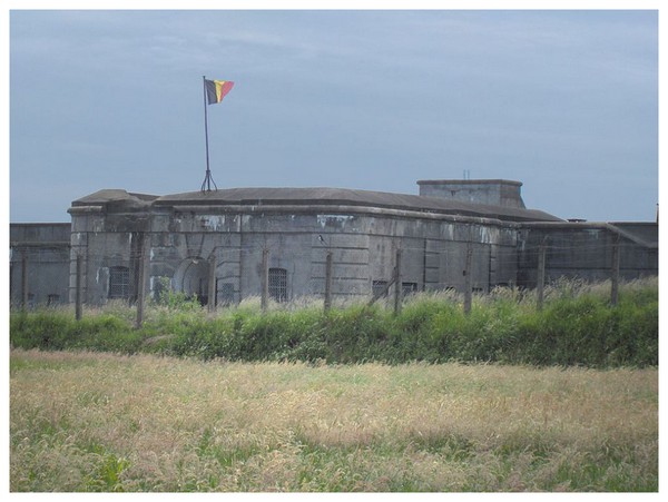 Fort de Breendonk - Belgique T0jGNb-vue-generale-entree
