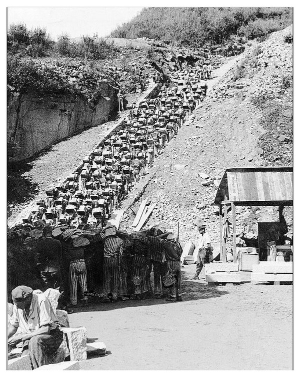 Camp de concentration de Mauthausen Fs6GNb-l-escalier-de-la-mort