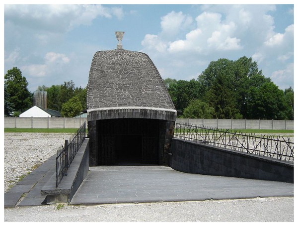 Camp de Dachau KOMGNb-memorial-juif