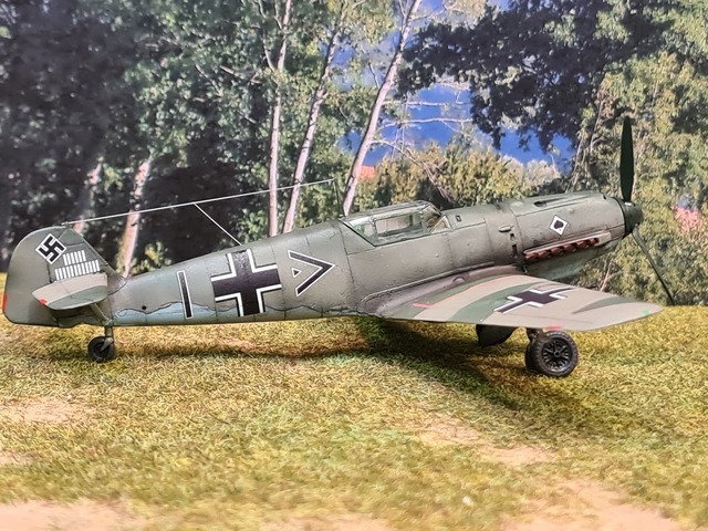 MESSERSCHMITT BF 109 E.3 JG51 Werner MOLDERS France 1940. kit az model 1/72 22042008280826281217870555