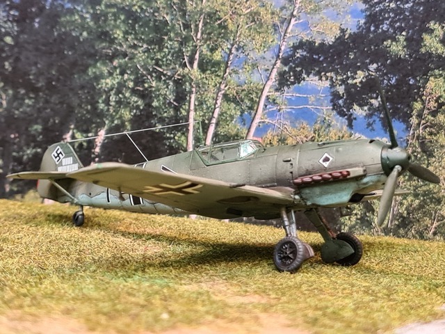 MESSERSCHMITT BF 109 E.3 JG51 Werner MOLDERS France 1940. kit az model 1/72 22042008280826281217870556
