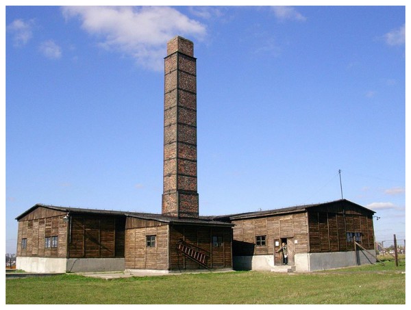 Camp de Majdanek  1t5HNb-crematorium-du-camp