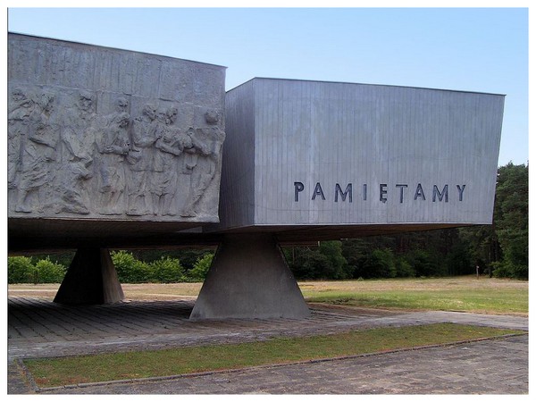 Camp de Chelmno  GcAHNb-monument-commemoratifs-foret
