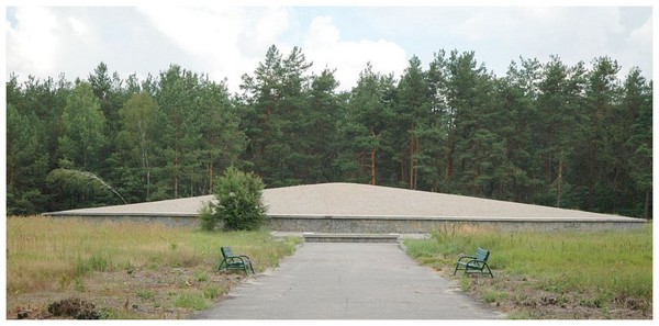 Camp de Sobibor 9LLINb-memorial-sobibor