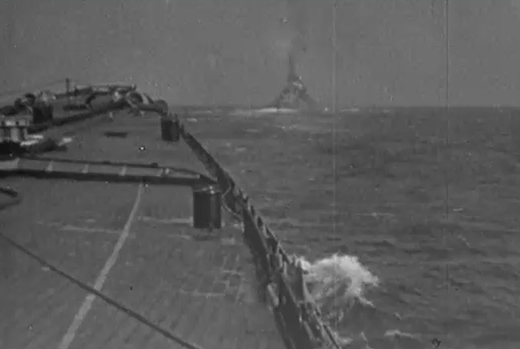 Cuirassé Bismarck [Revell 1/700°] de Yuth UCLmOb-Prinz-Eugen-deck-04