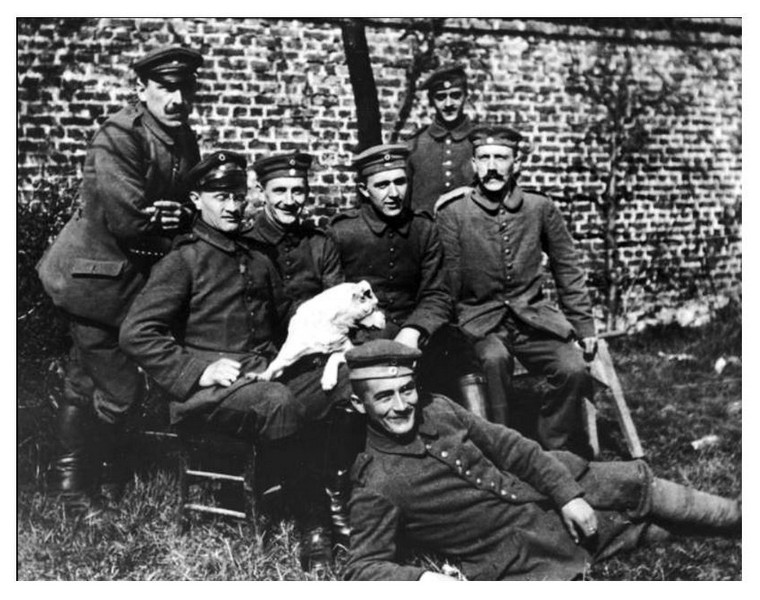 Mobilisation allemande de 1914 ULM3Ob-groupe-de-soldat-allemand