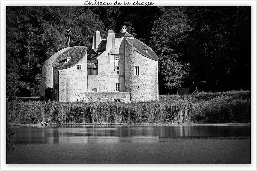 Château de la chasse.  + rajout 22092001131926413618000693
