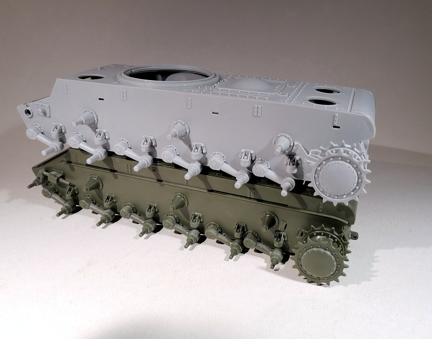 [TAMIYA - TRUMPETER] KV1 mod 41 précoce char lourd comparatif montage  Réf 35372 et 00356 KLnEOb-Caisse-Tam-Trump01