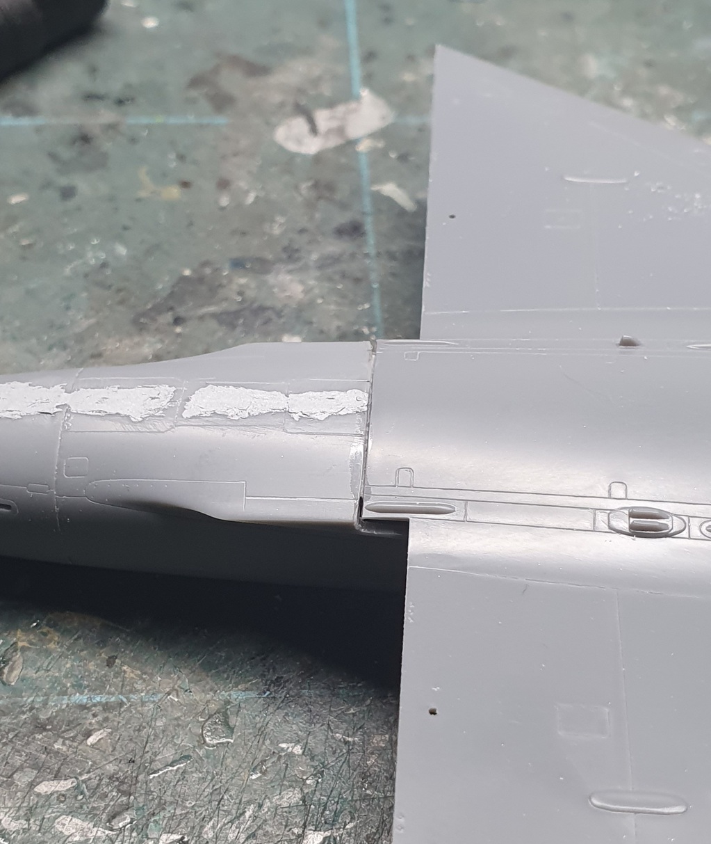 [Modelsvit Vs Special Hobby] 1/72 - Dassault Mirage IIIC montage en // 22101207412319477618024321