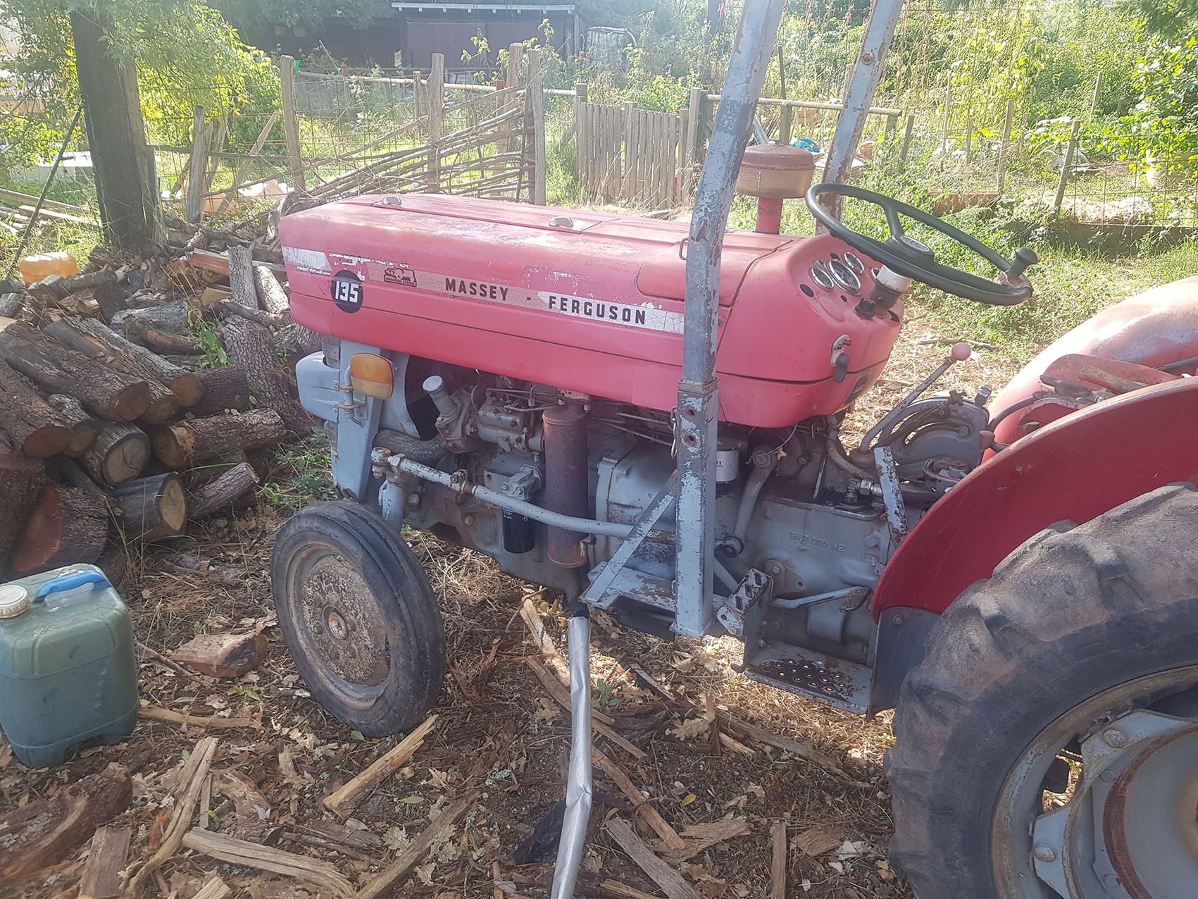 MASSEY 135, bûcheronnage 22101208221226429918024441