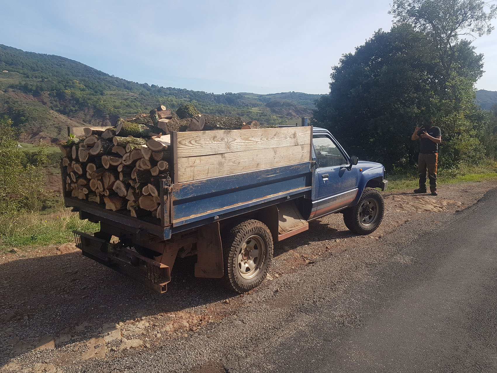 Toy Hilux LN65, bûcheronnage 22101208302726429918024453