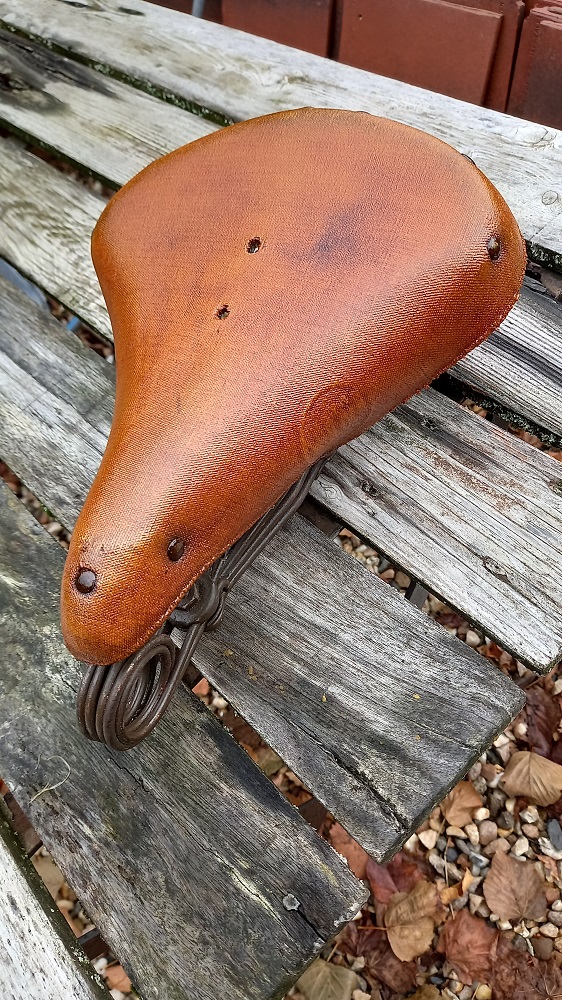 selle vintage - WOLBER - 38100 - Troc Vélo