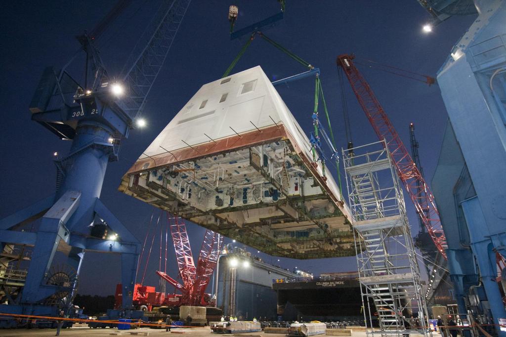 [US NAVY] Destroyers classe ZUMWALT DDG-1000 0g2oPb-USS-Zumwalt-03