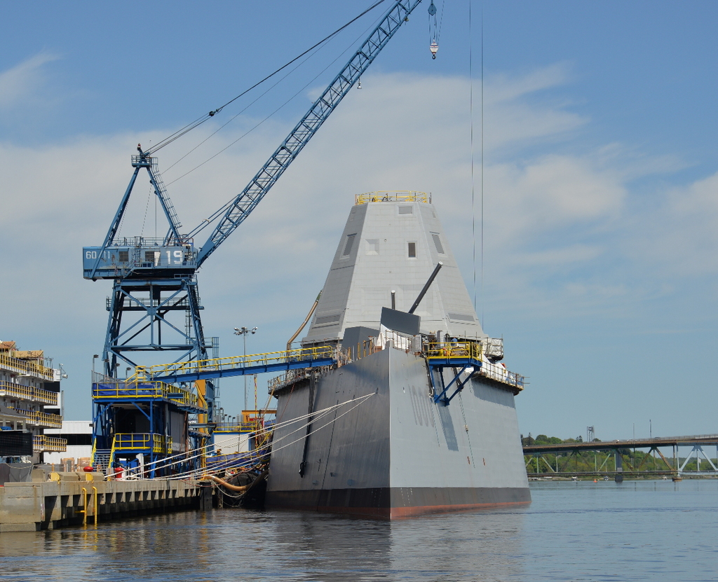 [US NAVY] Destroyers classe ZUMWALT DDG-1000 4g2oPb-USS-Zumwalt-07