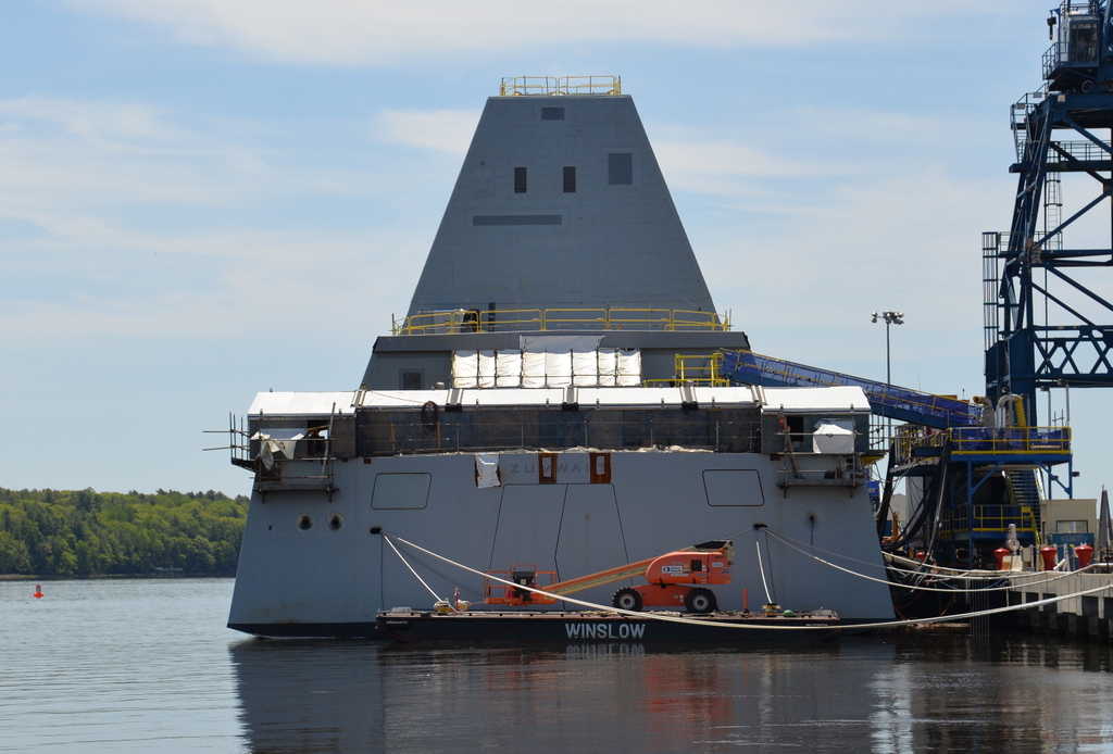 [US NAVY] Destroyers classe ZUMWALT DDG-1000 5g2oPb-USS-Zumwalt-10