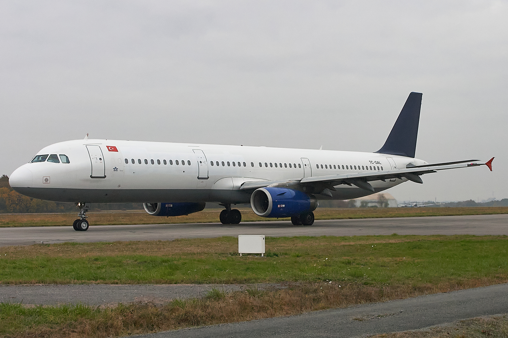 [12/02/2023] Airbus A321 (CS-TRJ) HiFly WTG1Pb-CRW-5647
