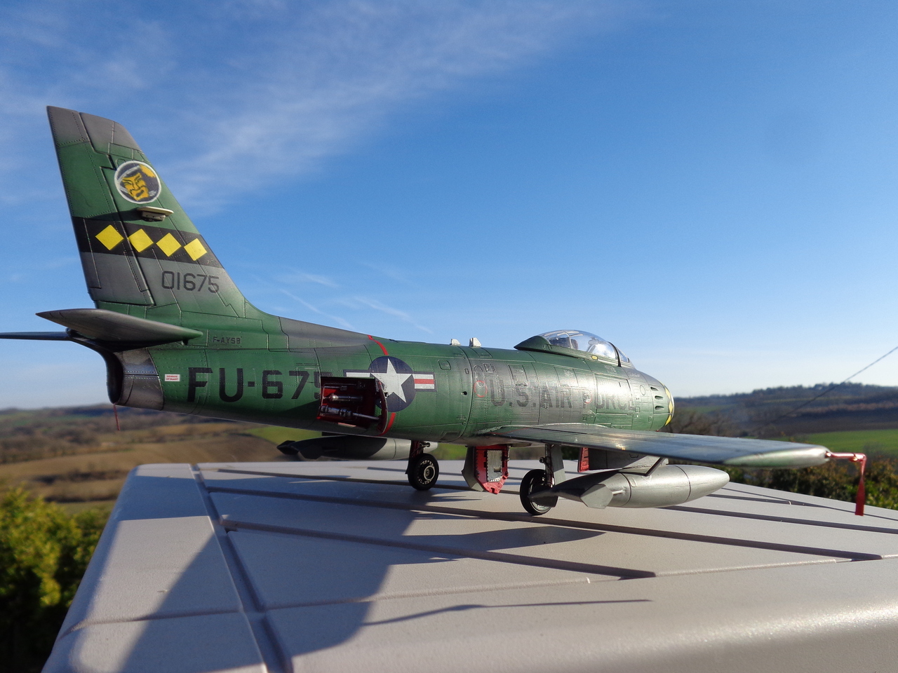 F-86 Sabre (Fred Akary Mistral Warbirds) Italeri -1/32 MlN3Pb-DSC02789