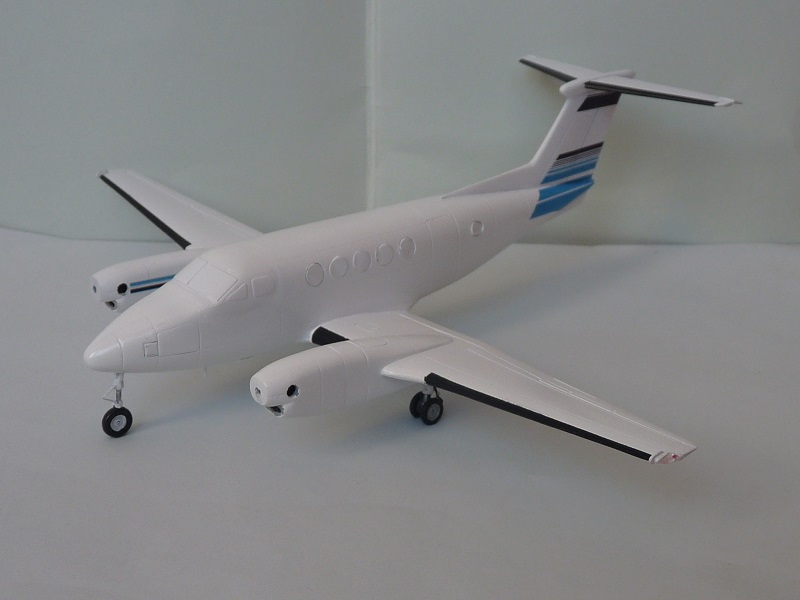 BEECH 200 A&A  1/72 - Page 2 2304130214515669818158431