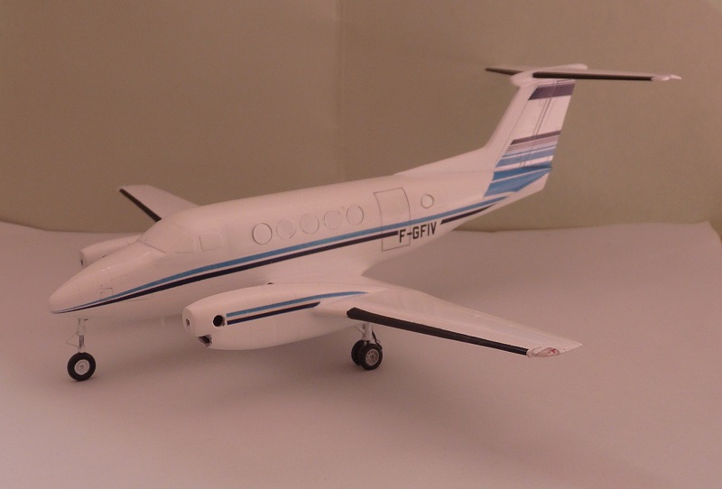 BEECH 200 A&A  1/72 - Page 2 2304140507215669818158876