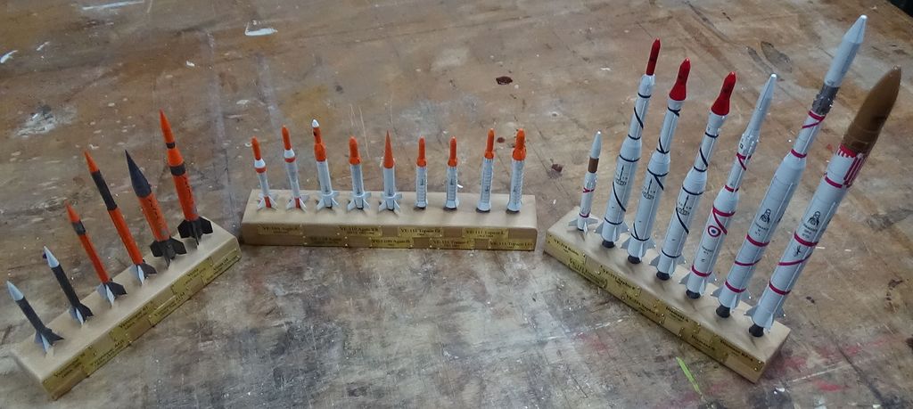 Marathon de suppositoires : fusées françaises au 100e et 144e YizSPb-100-FuseesFran-28