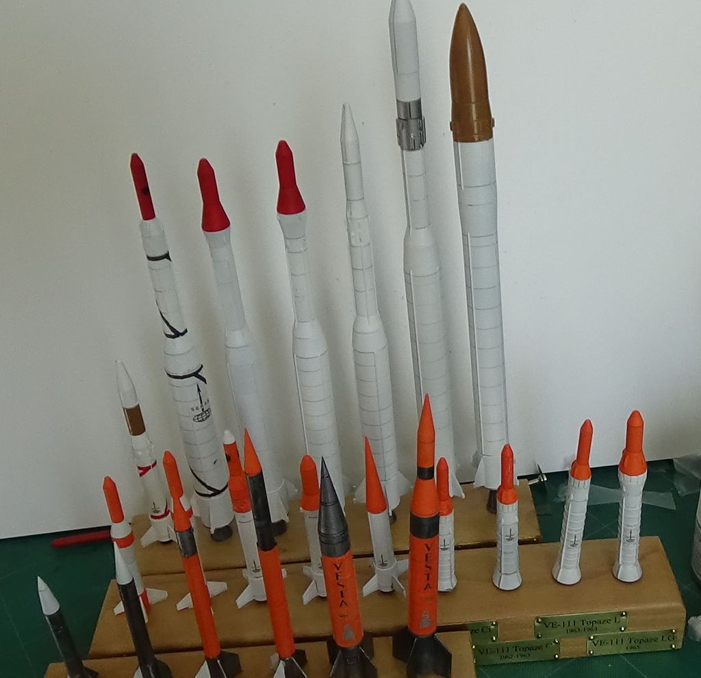 Marathon de suppositoires : fusées françaises au 100e et 144e QizSPb-100-FuseesFran-25