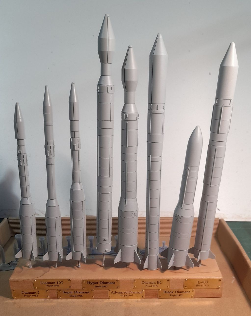 Marathon de suppositoires : fusées françaises au 100e et 144e OSLVPb-100-FuseesFran-40