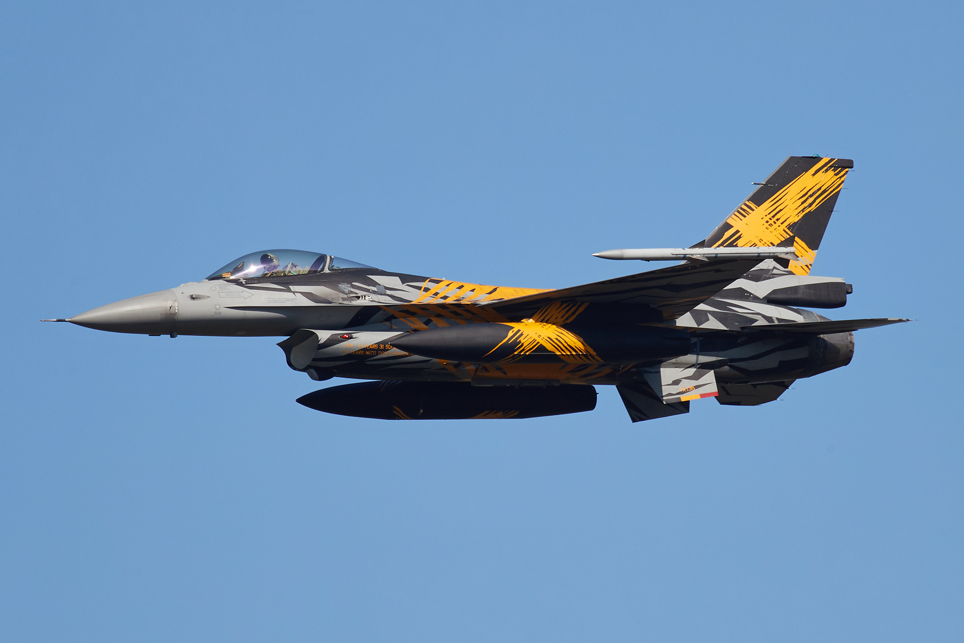 [08/09/2023] Spotterday Belgian Air Force Days - Kleine Brogel 8HJNQb-GRX-1680