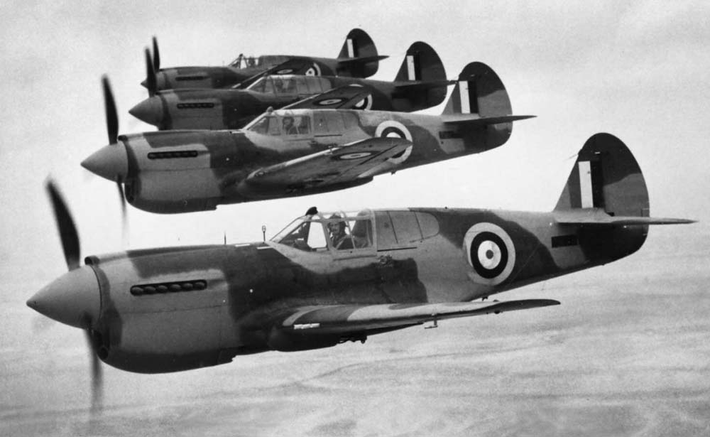 Kittyhawk_I_AK681_94Sqn
